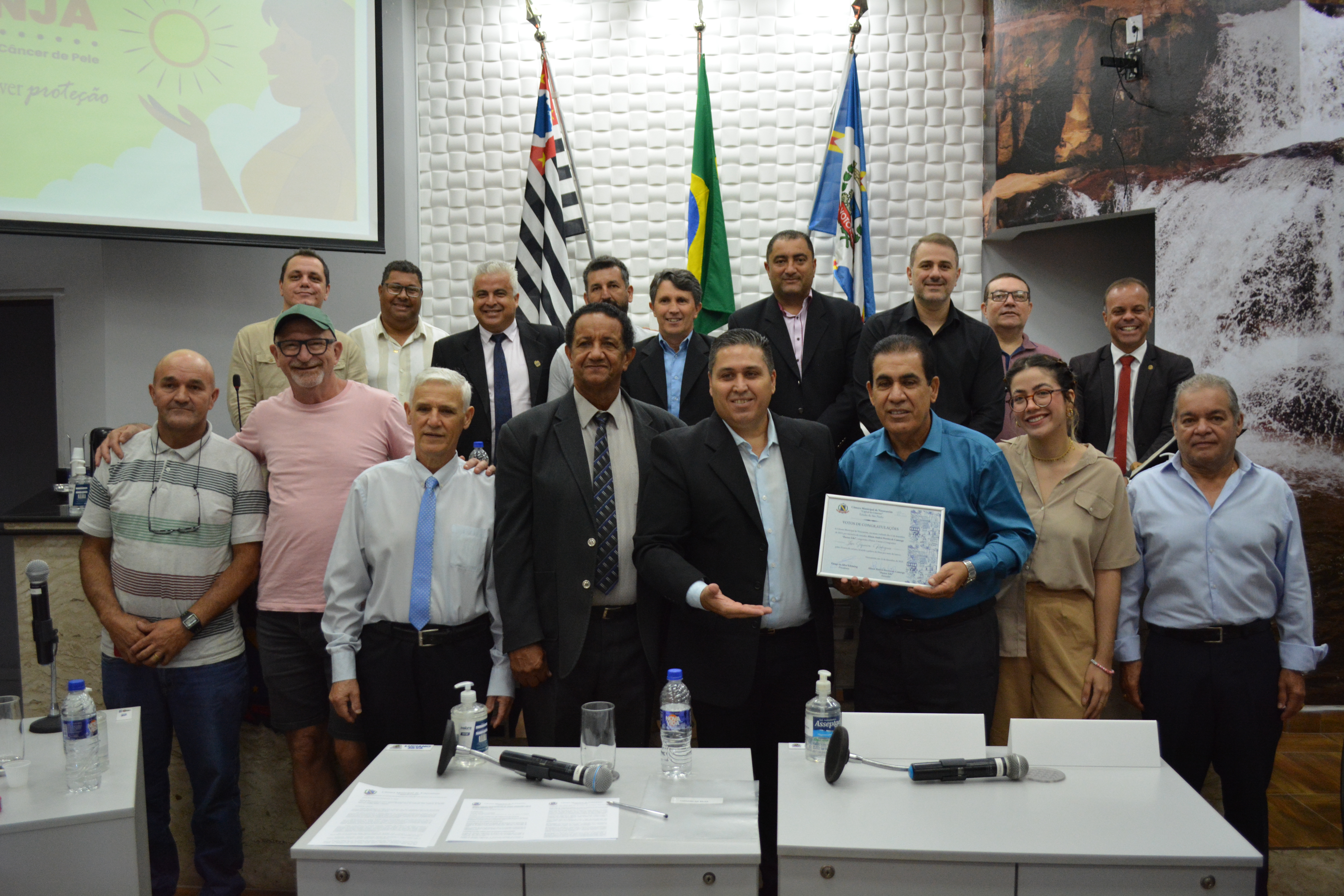 Pastor Lilo homenageia pastor Levi Siqueira Rodrigues