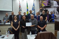 Pastor Lilo presta homenagem à Gazeta de Votorantim