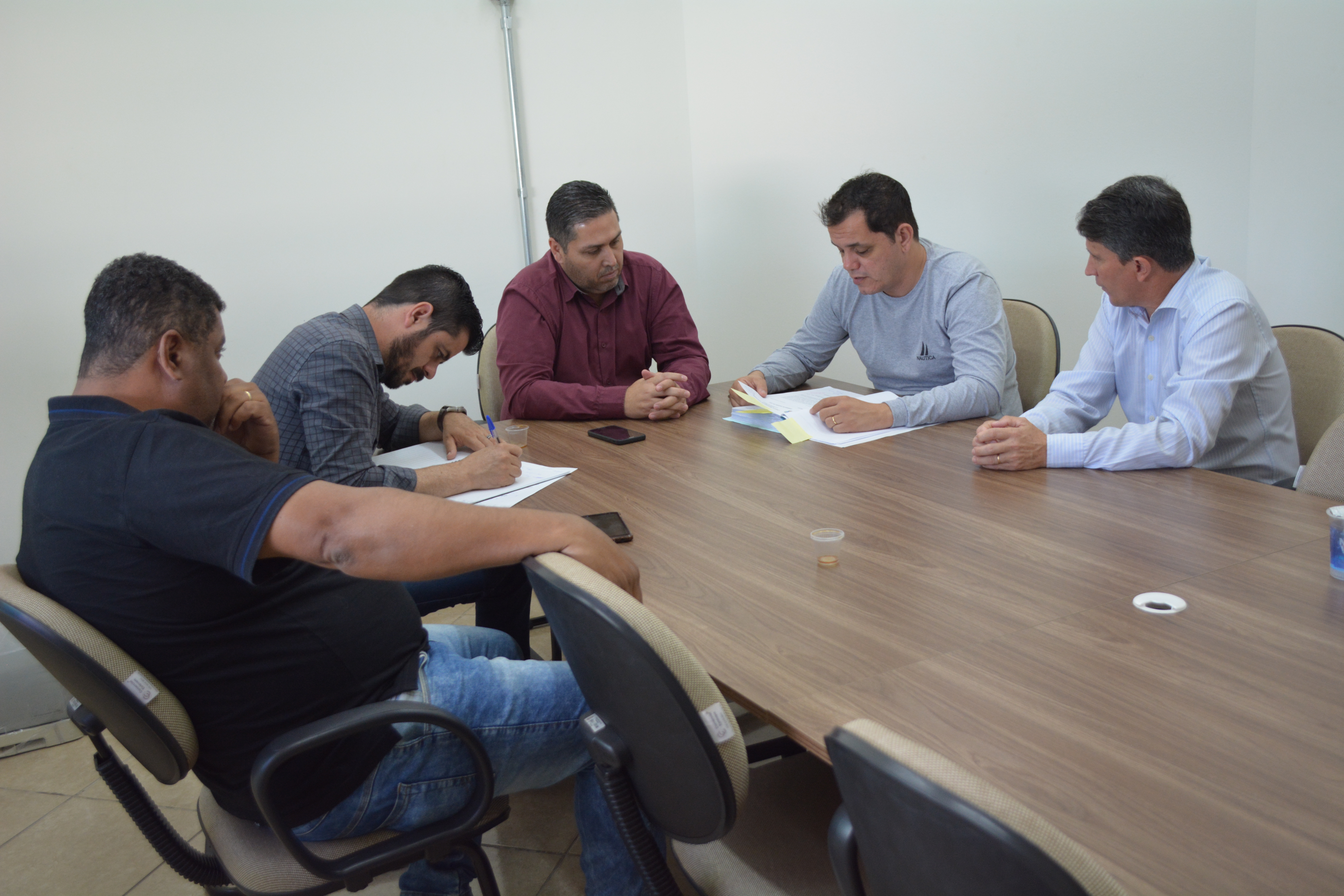 Vereadores decidem seguir com CEI para apurar serviços da Águas de Votorantim